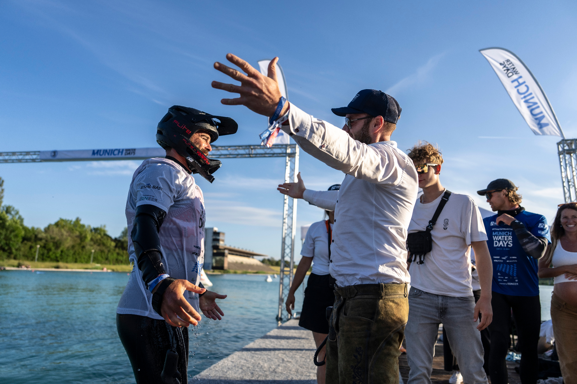Justin Chait im Ziel der ersten Bavarian eFoil Rallye in Passau
